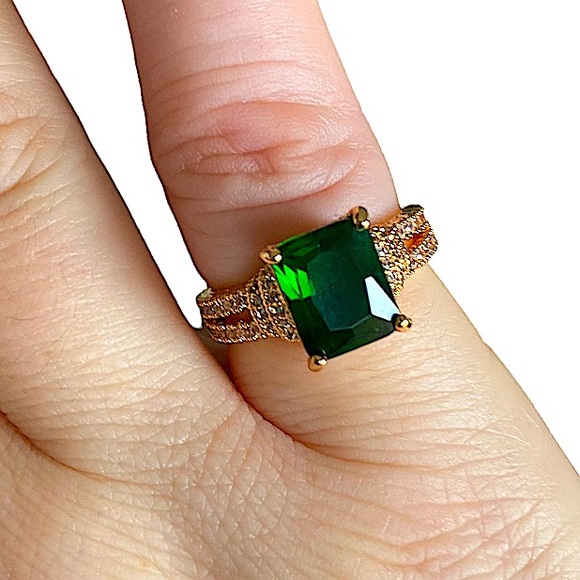 GOLD EMERALD RING 18K GOLD PLATED RING SIZE 7 - Picture 8 of 9